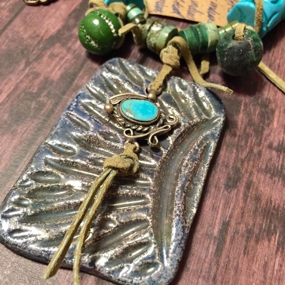 Handmade chunky stone boho statement necklace - Picture 5 of 10